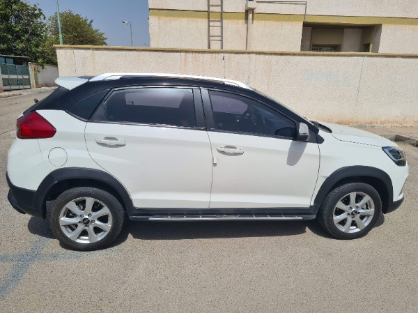 تصویر ام وی ام X22 دنده ای اسپرت لاکچری 2