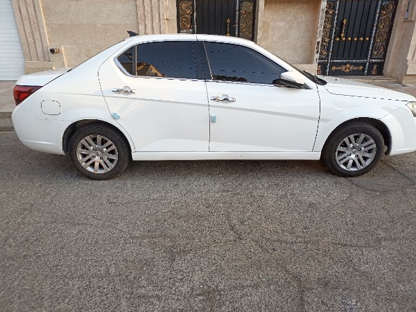 تصویر دنا پلاس  6 دنده EF7P 1