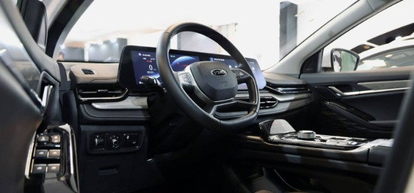 تصویر کی ام سی SR3 1.6 لیتر 5