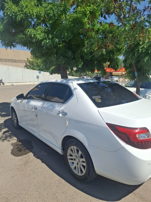 تصویر دنا پلاس  5 دنده ساده EF7 4